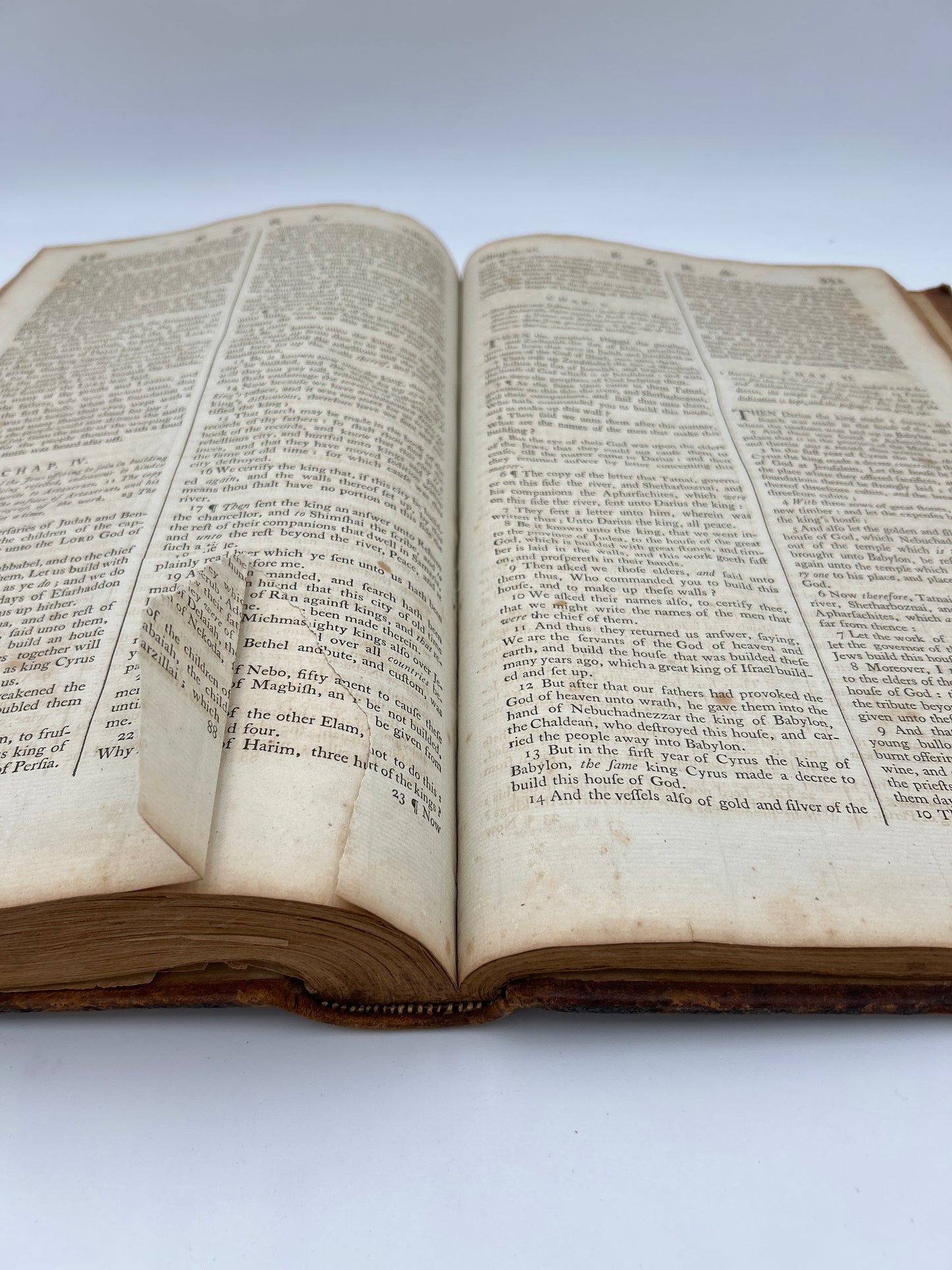 ”Thomas Bible” In Two Volumes