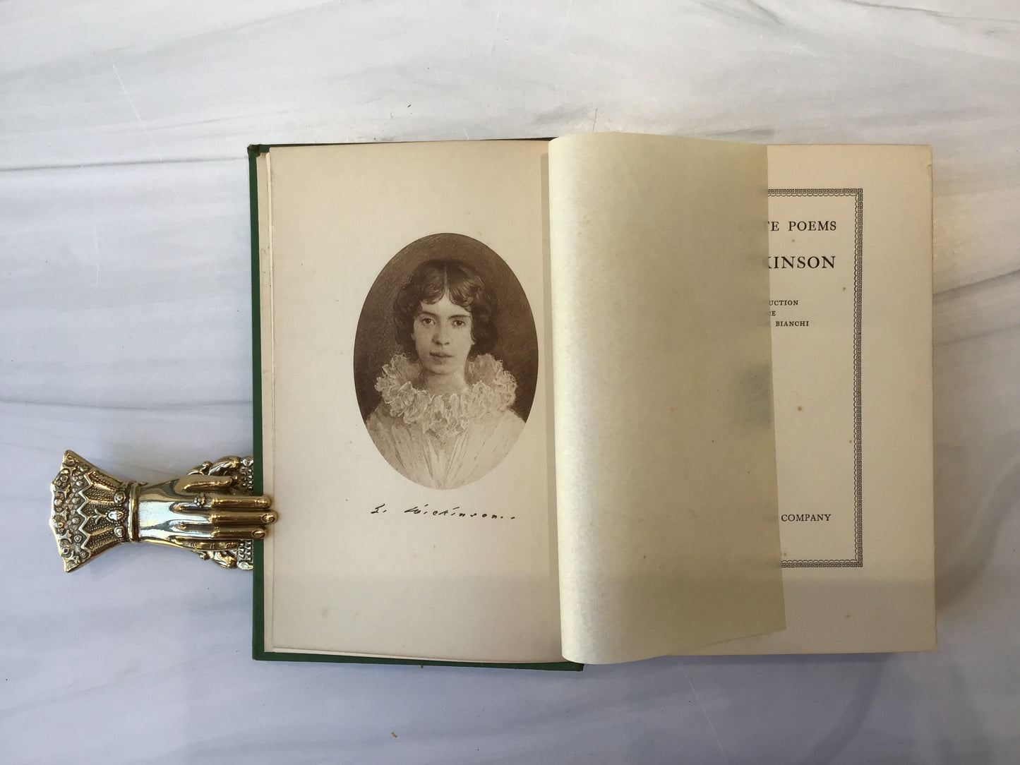 The Complete Poems of Emily Dickinson