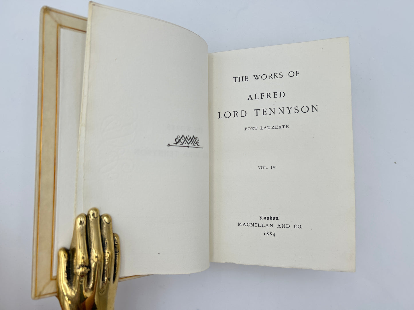 The Works of Tennyson in Seven Volumes