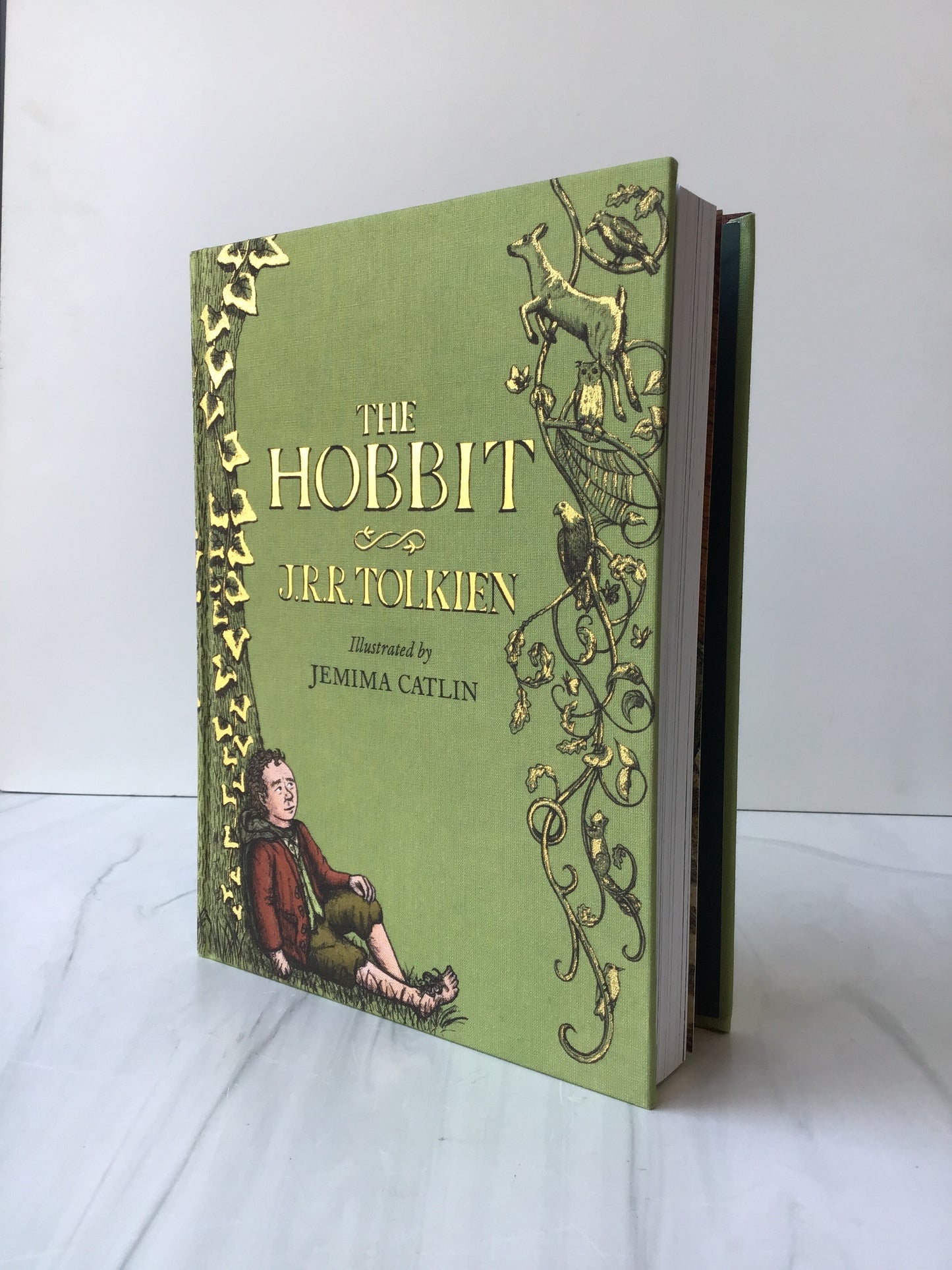 -The Hobbit: Illustrated Edition*